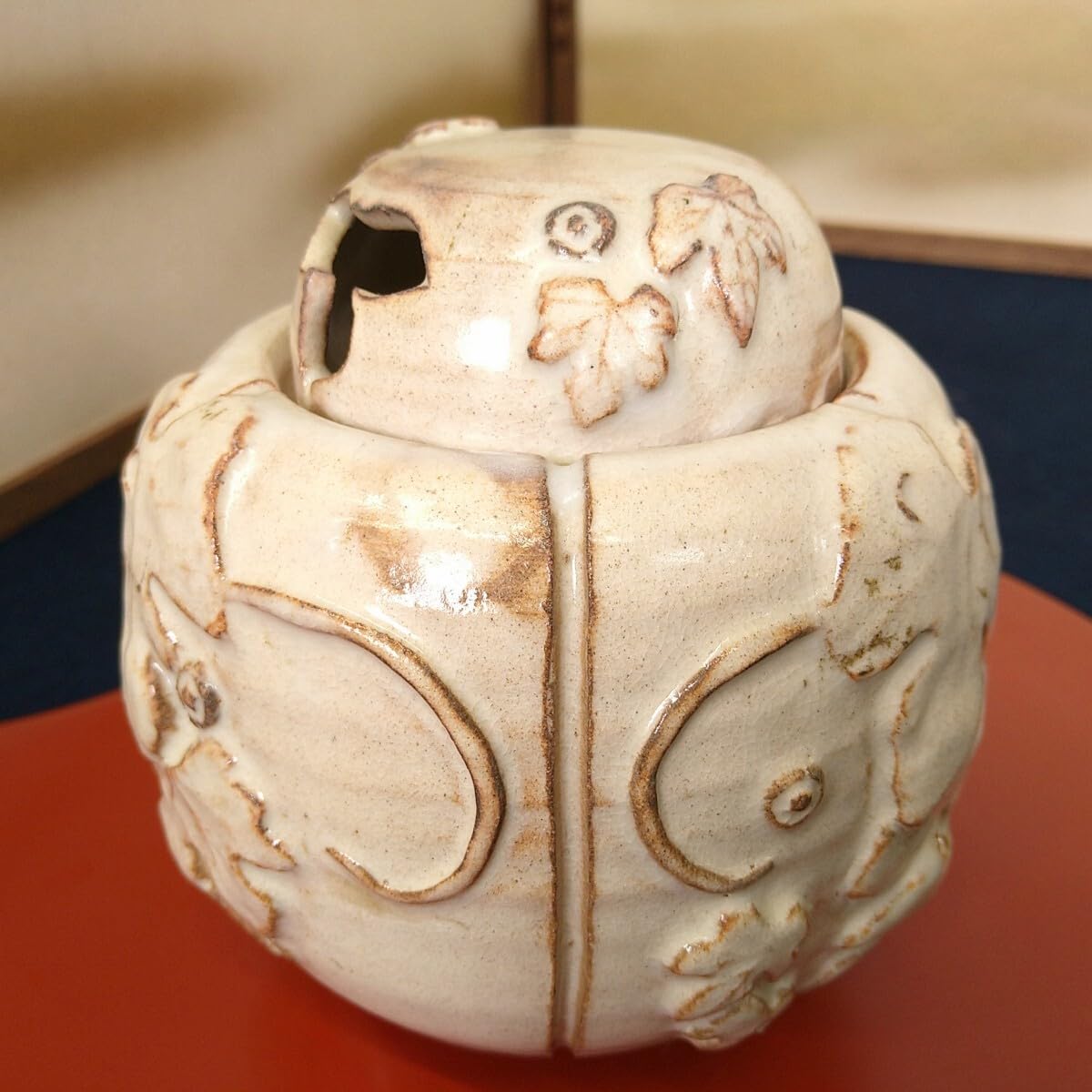 AE89 萩焼 鞍見窯 高見世清光造 香炉 三足 葡萄図 共箱 栞付 未使用